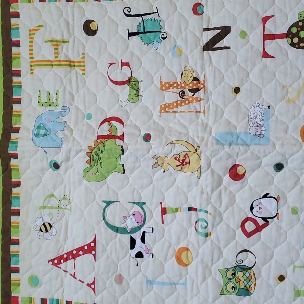 Handmade, baby quilt, blanket, bedspread, alphabet, baby gift, reversible - Picture 7 of 8